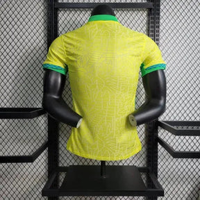 Camisa Brasil Home 24/25 - Jogador Masculina Amarela Escudo no Meio